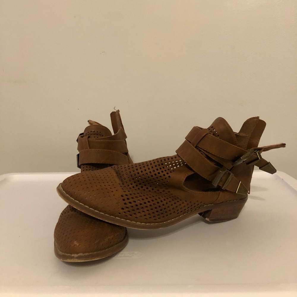 Open Chelsea Boot with Waffle Detail